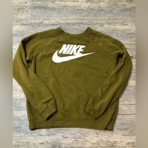 Nike Sportswear Essential Women's Fleece Crew Sweatshirt Olive green-Small